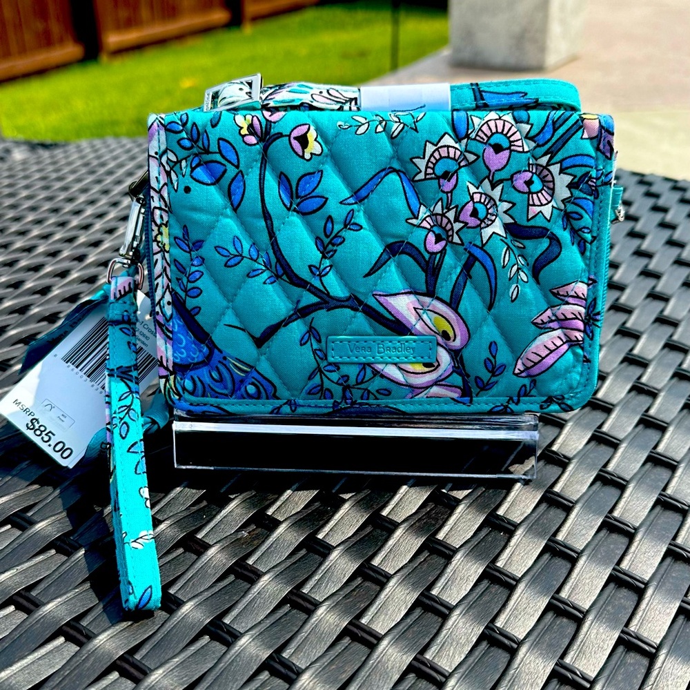 NWT Vera Bradley RIFD 3-in-1 Crossbody Wristlet Bag ~ PEACOCK GARDEN 🦚